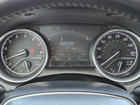 Used 2018 Toyota Camry XLE FWD image 16