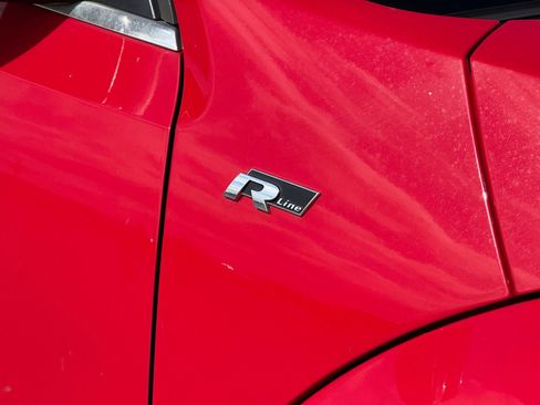 Used 2015 Volkswagen Beetle R-Line FWD image 7