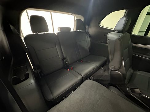 Used 2025 Buick Enclave Preferred image 22