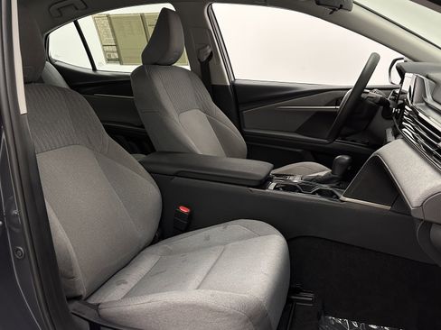 Used 2025 Toyota Camry LE image 34