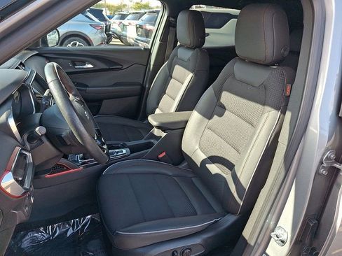 Used 2023 Chevrolet TrailBlazer RS w/ Convenience Package image 14