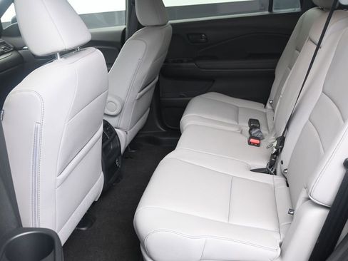 Used 2023 Honda Passport EX-L image 13