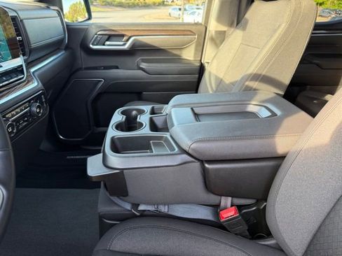 Used 2025 Chevrolet Silverado 1500 LT image 22