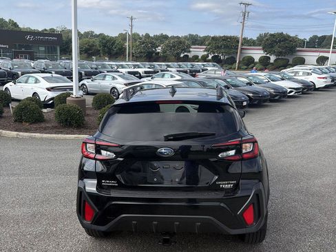 Used 2025 Subaru Crosstrek 2.5i Premium AWD/4WD image 8