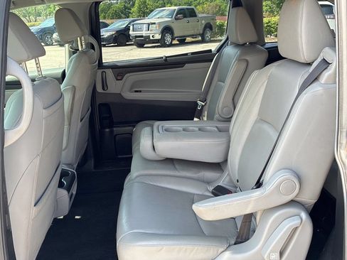 Used 2019 Honda Odyssey EX-L image 3