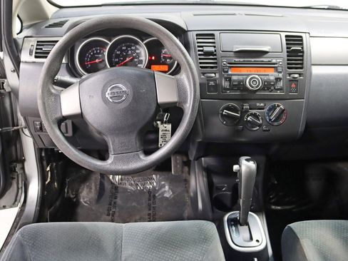 Used 2011 Nissan Versa 1.8 S FWD image 14