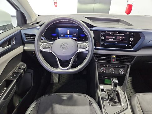 Used 2022 Volkswagen Taos SE FWD image 14