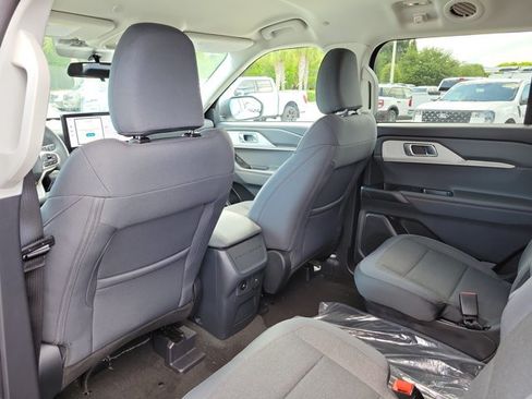 New 2026 Ford Explorer Active RWD image 12