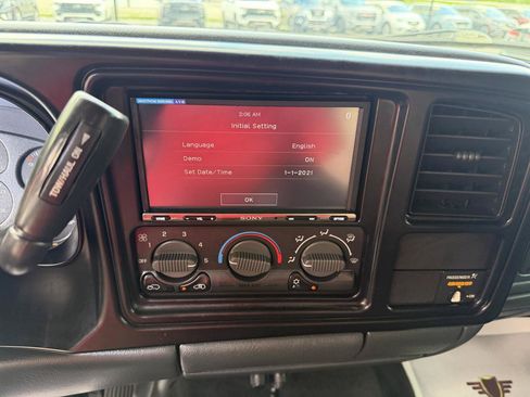 Used 2002 Chevrolet Silverado 2500 LS w/ Electrical Convenience Pkg AWD/4WD image 27