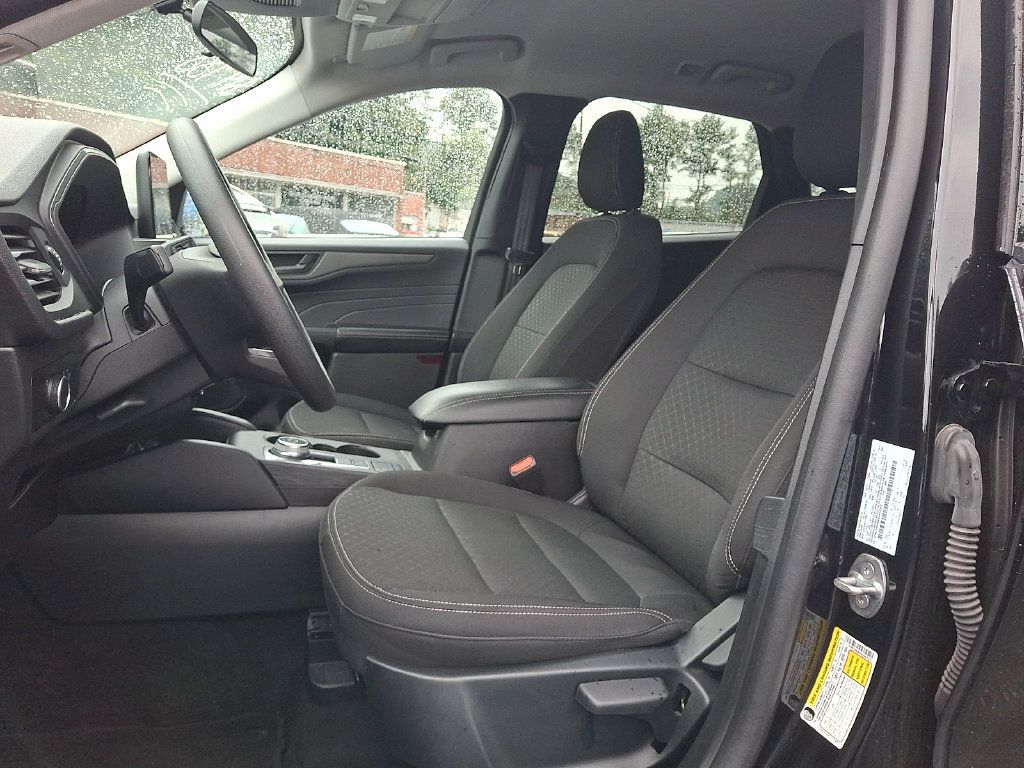 Used 2025 Ford Escape Active AWD/4WD image 13
