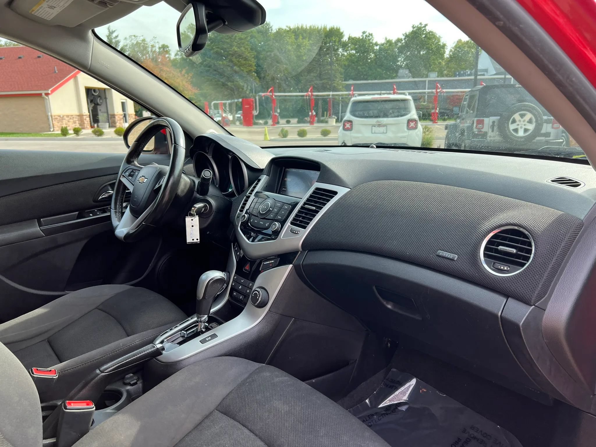 Used 2014 Chevrolet Cruze LT FWD image 23