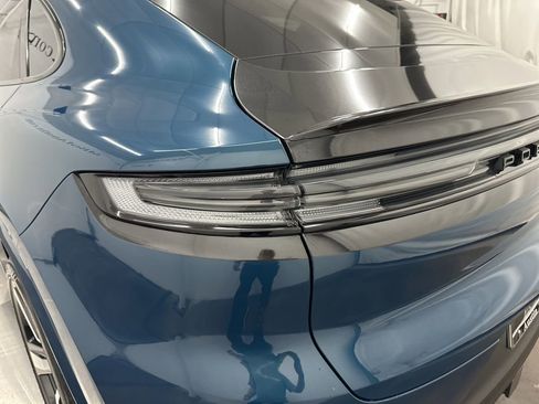 Used 2024 Porsche Cayenne Coupe image 31