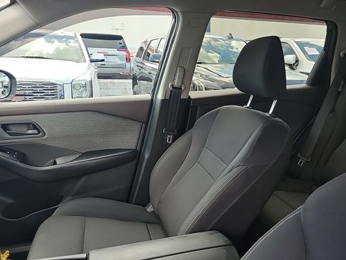 Used 2023 Nissan Rogue S AWD/4WD image 21
