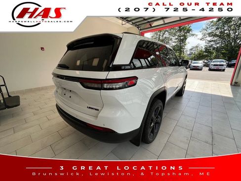 Used 2023 Jeep Grand Cherokee Limited w/ Black Appearance Package AWD/4WD image 6