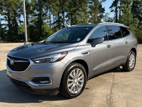 Used 2020 Buick Enclave Essence w/ Sound and Sites Package FWD image 1
