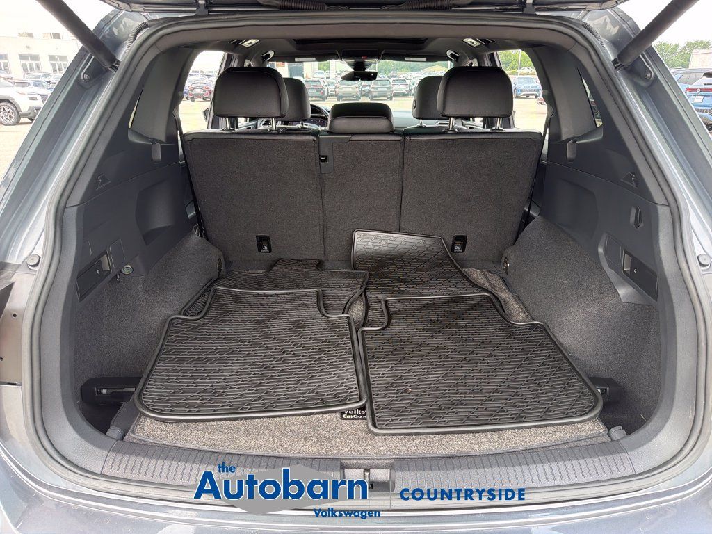 Used 2020 Volkswagen Tiguan SEL Premium R-Line AWD/4WD image 30