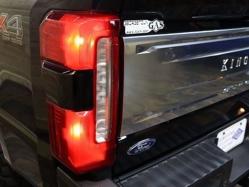 Used 2025 Ford F250 King Ranch w/ FX4 Off-Road Package AWD/4WD image 28