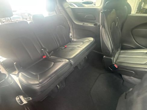 Used 2025 Chrysler Pacifica Select FWD image 20