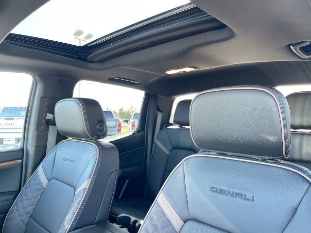 Used 2024 GMC Canyon Denali AWD/4WD image 13