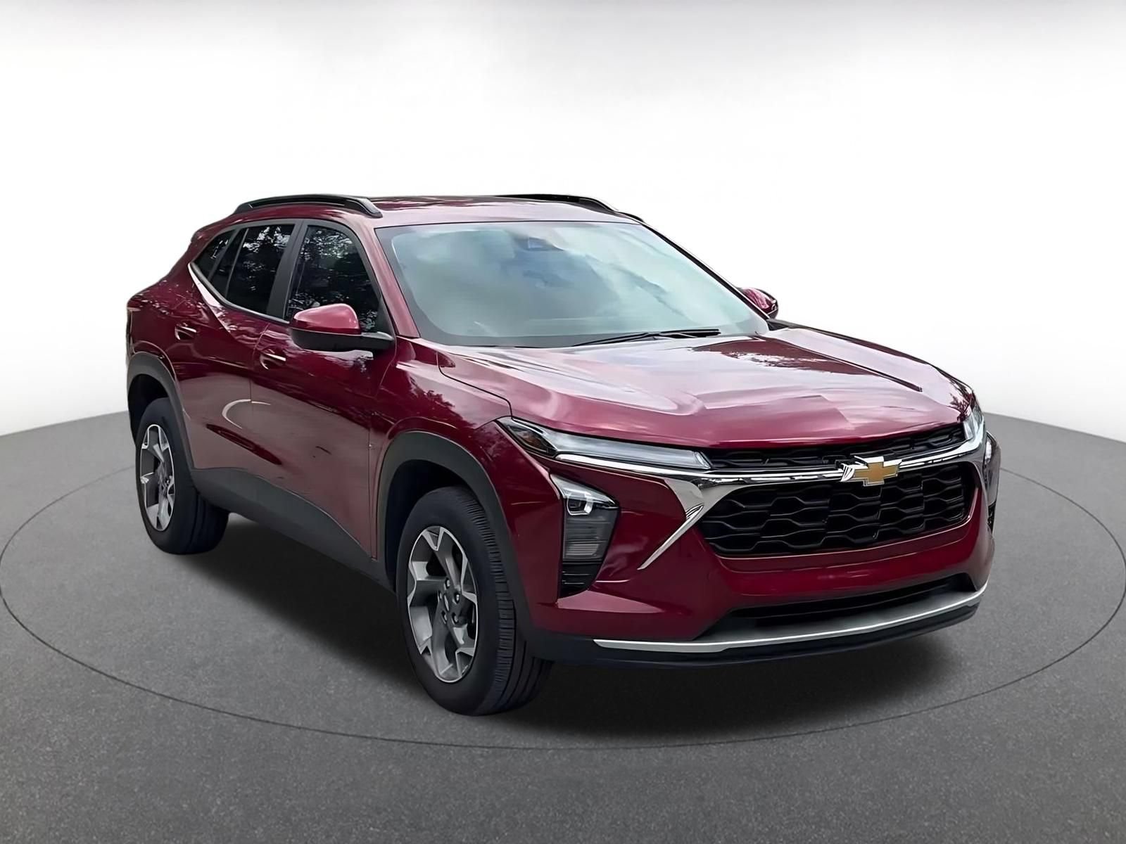 Used 2025 Chevrolet Trax LT FWD image 3
