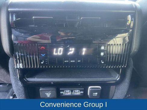 Certified 2023 Jeep Wagoneer 4WD w/ Premium Group I image 23