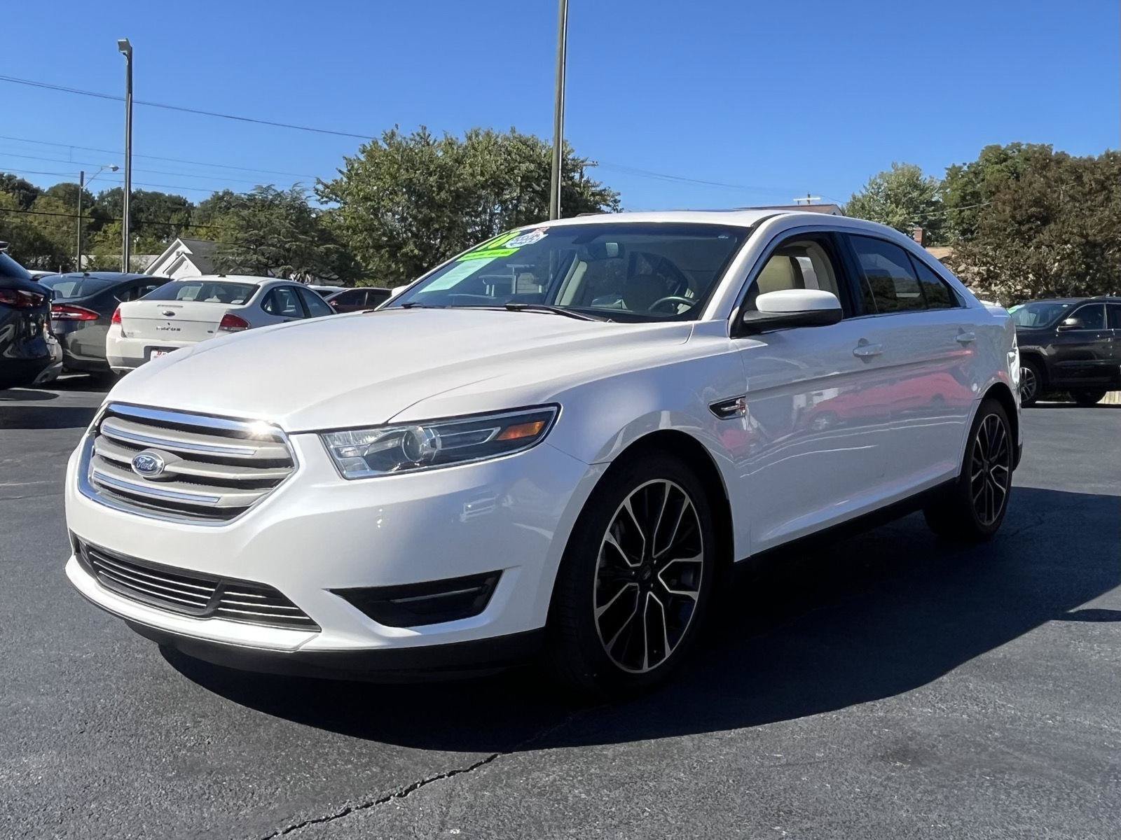 Used 2018 Ford Taurus SEL w/ Equipment Group 201A FWD image 4