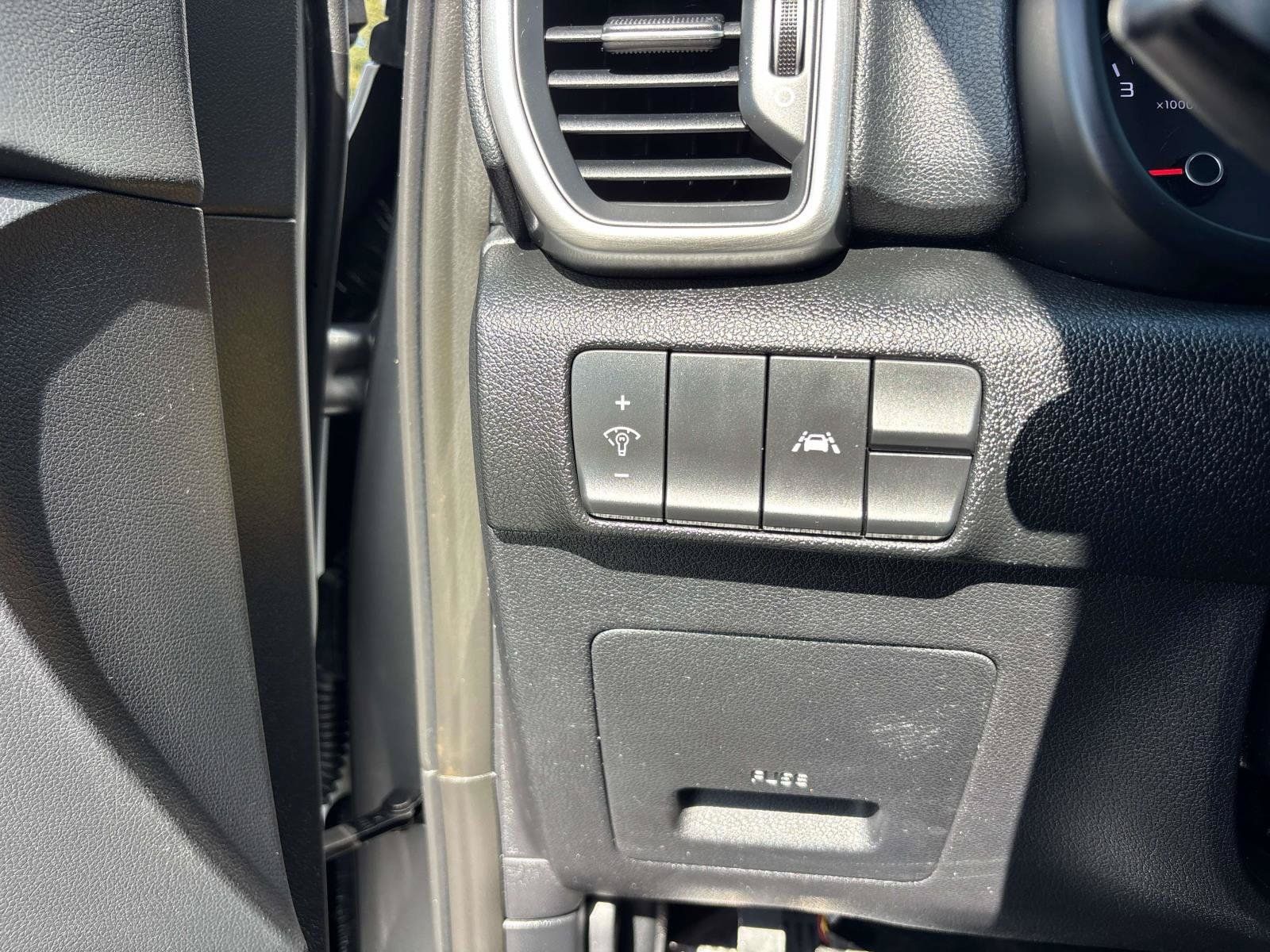 Used 2022 Kia Sportage LX FWD image 18