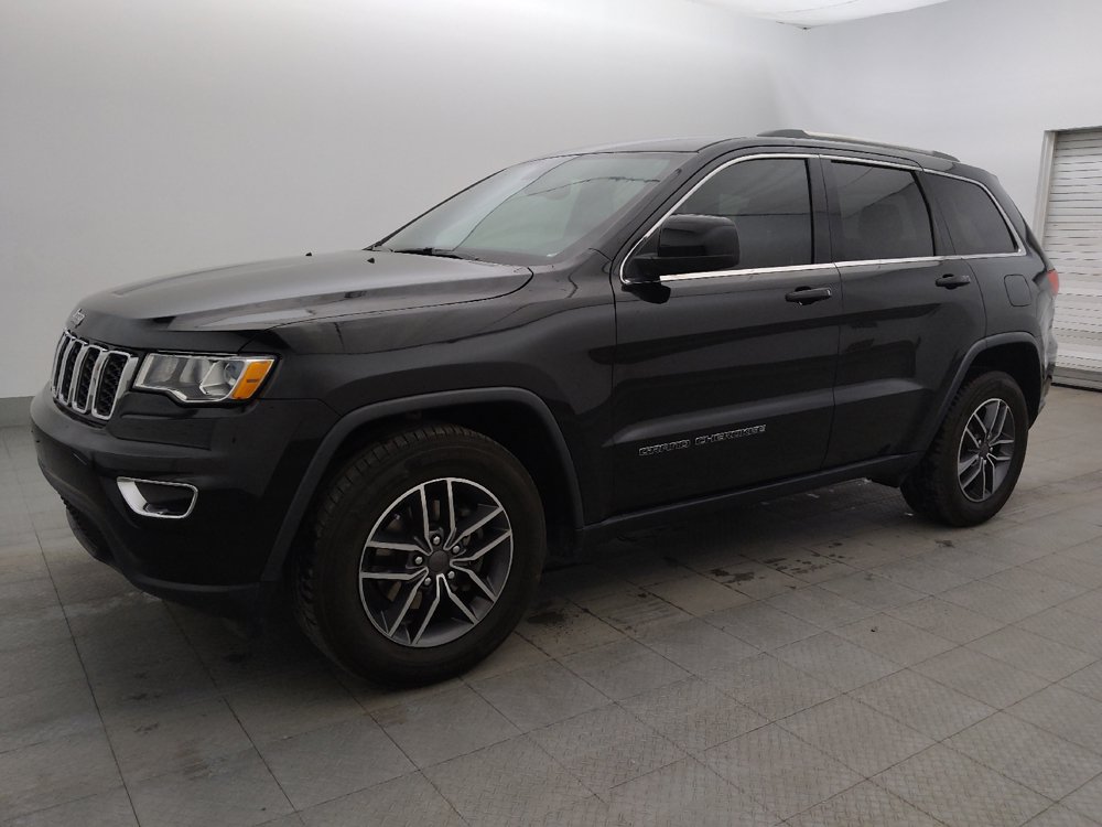 Used 2019 Jeep Grand Cherokee Laredo w/ Laredo X Package RWD image 2