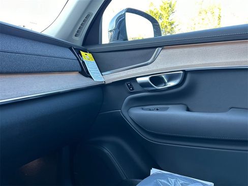 New 2026 Volvo XC90 B5 Core image 21