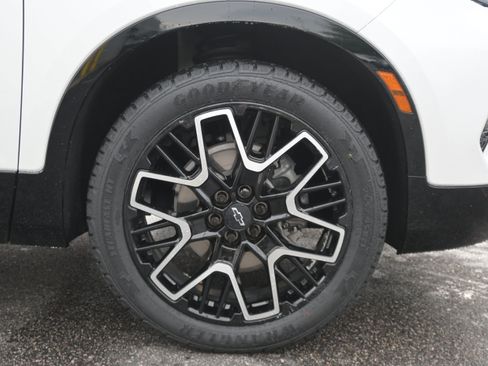 Used 2023 Chevrolet Blazer RS w/ Enhanced Convenience Package FWD image 13