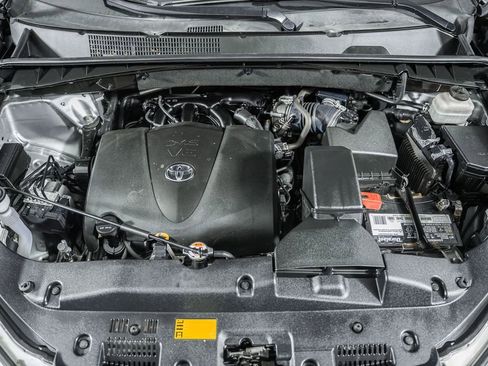 Used 2019 Toyota Highlander XLE w/ Protection Package #3 image 17