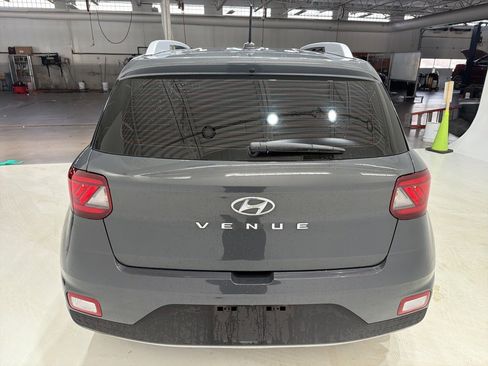 Used 2024 Hyundai Venue SEL image 7