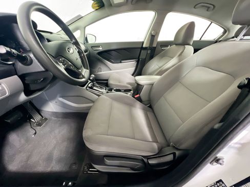 Used 2017 Kia Forte LX FWD image 14