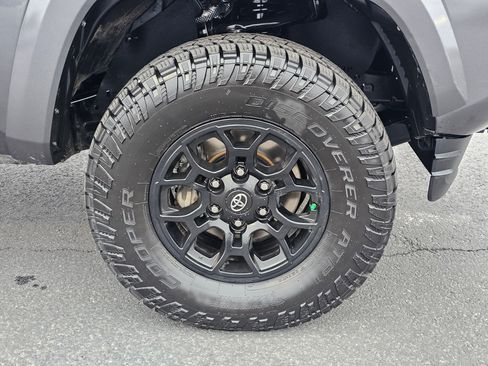 Used 2021 Toyota Tacoma SR5 image 9