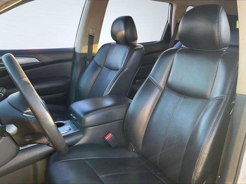 Used 2020 Nissan Pathfinder SL image 25