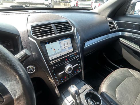 Used 2018 Ford Explorer Sport w/ Equipment Group 401A AWD/4WD image 28