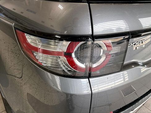 Used 2019 Land Rover Discovery Sport HSE AWD/4WD image 29