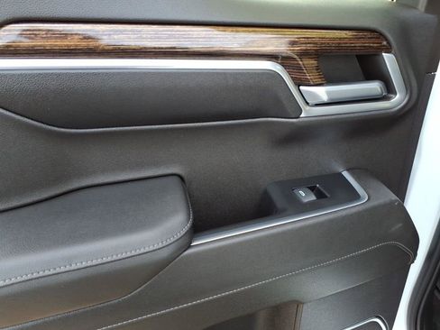 Used 2024 GMC Sierra 1500 Elevation image 12