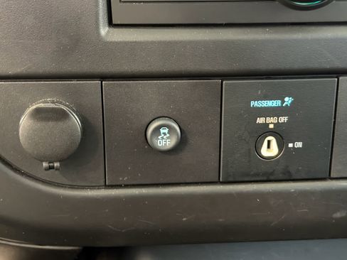 Used 2024 Chevrolet Express 2500 w/ Driver Convenience Package image 38