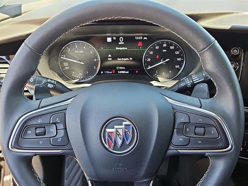 Certified 2022 Buick Envision Avenir w/ Technology Package II FWD image 15