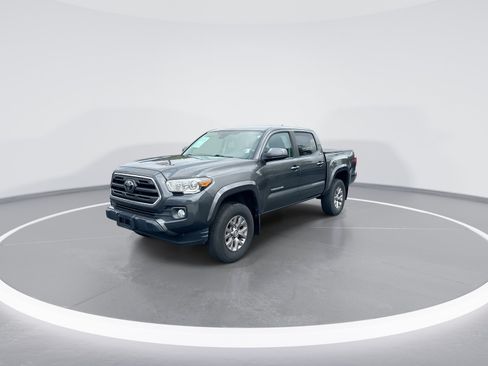 Used 2019 Toyota Tacoma SR5 AWD/4WD image 5