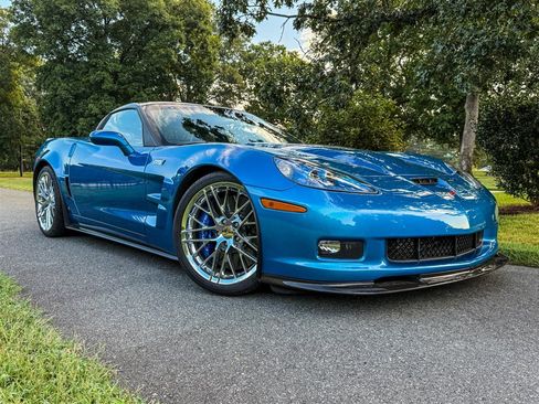 Used 2009 Chevrolet Corvette ZR1 w/ Preferred Equipment Group RWD image 29