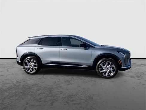 Certified 2026 Cadillac Optiq Luxury 1 image 9