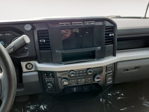 Used 2024 Ford F250 XL w/ STX Appearance Package AWD/4WD image 12
