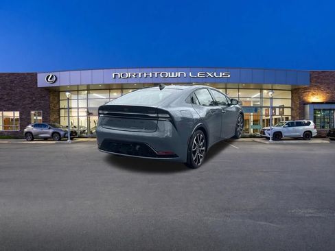 Used 2023 Toyota Prius Prime FWD image 19