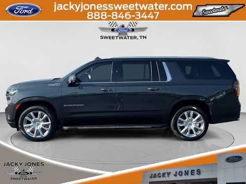 Used 2022 Chevrolet Suburban High Country w/ Max Trailering Package AWD/4WD image 3