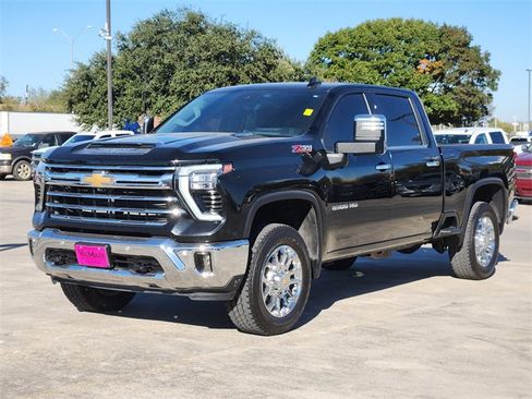 Used 2024 Chevrolet Silverado 2500 LTZ w/ LTZ Premium Package image 3