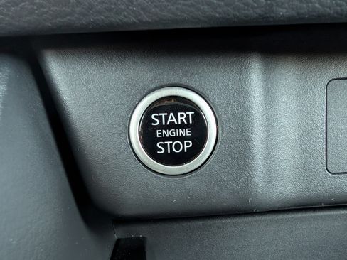 Used 2023 Nissan Rogue SV FWD image 31