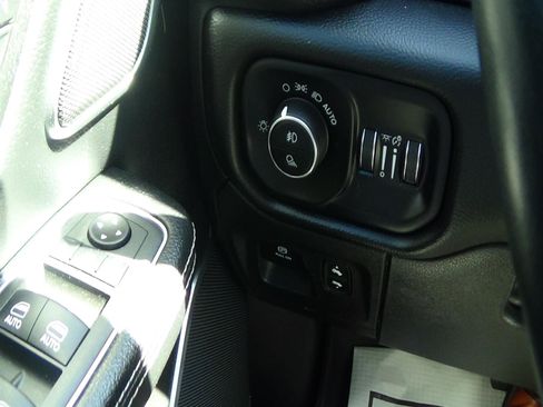 Certified 2022 RAM 1500 Laramie AWD/4WD image 25