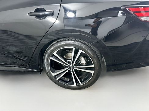 Used 2021 Nissan Sentra SR FWD image 11